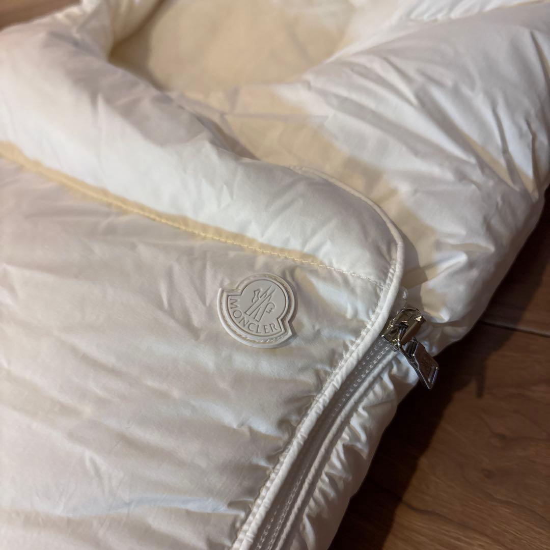 未使用　モンクレール　おくるみ　ダウン　Moncler ベビー