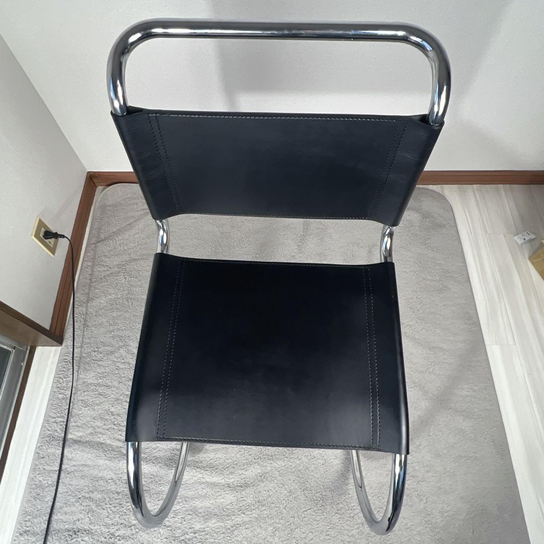 バウハウス風 デザイン椅子 ブラックレザー 高耐久