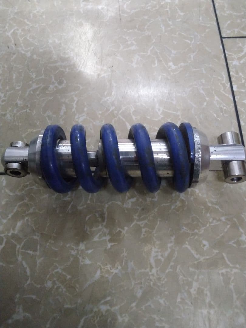 ドラッグスター４００　社外ダウンサスペンション