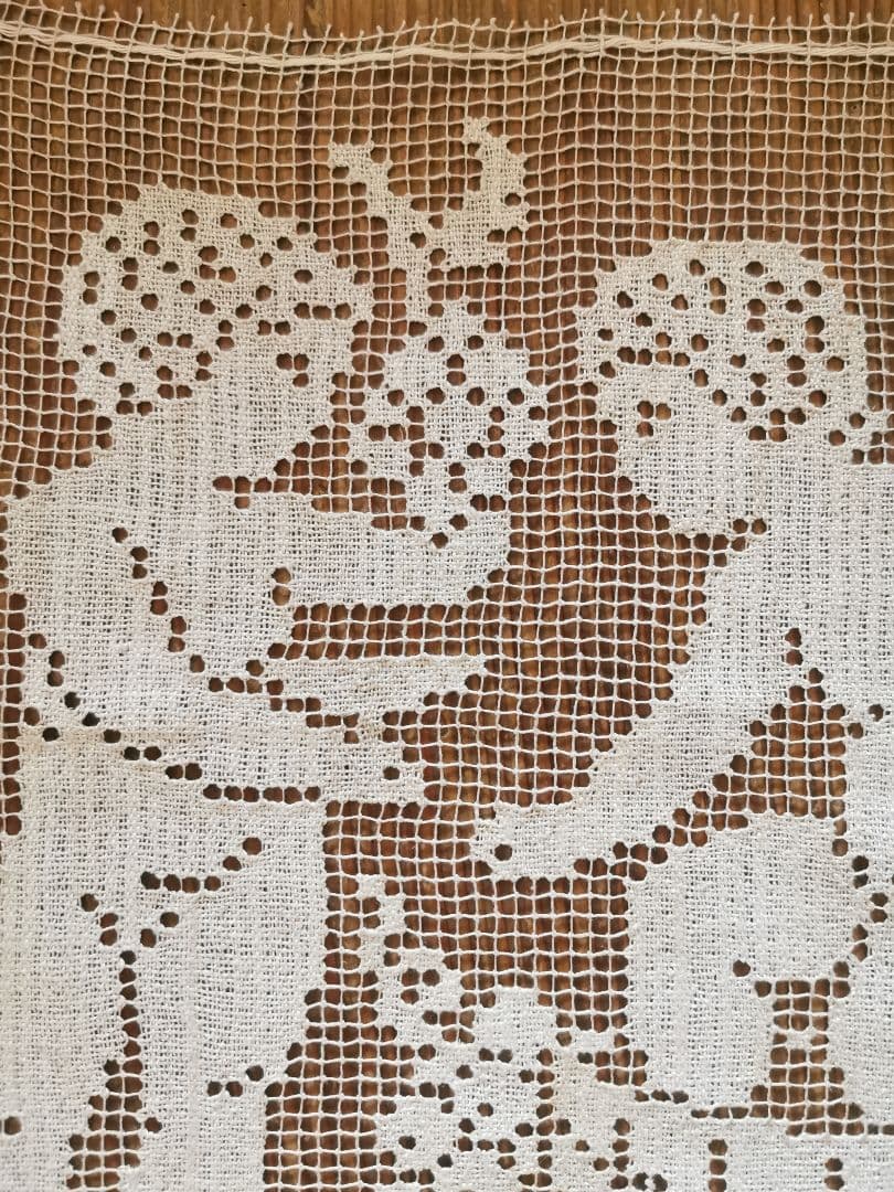 アンティークフランス 手編みリネンフィレレースパネル 天使の葡萄酒ワイン作り