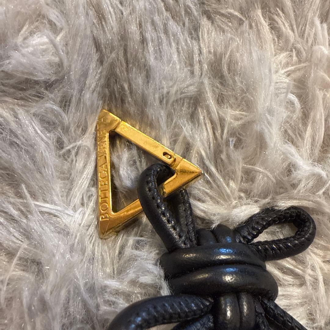 Bottega Veneta 黒レザー キーリング