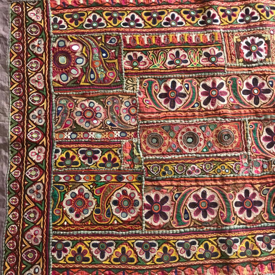 カッチアンティーク刺繍のタペストリー壁掛け☆ヴィンテージ刺繍