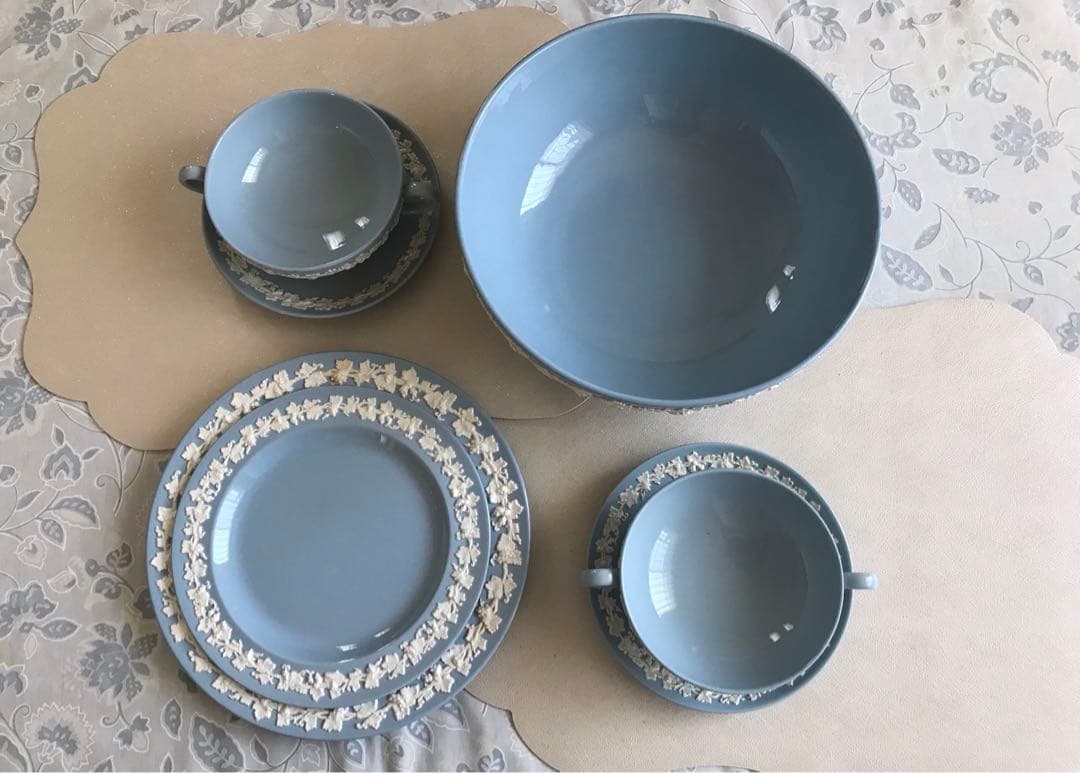 ウエッジウッドアンティーク　エンボスドクィーンズウエア　サラダボール