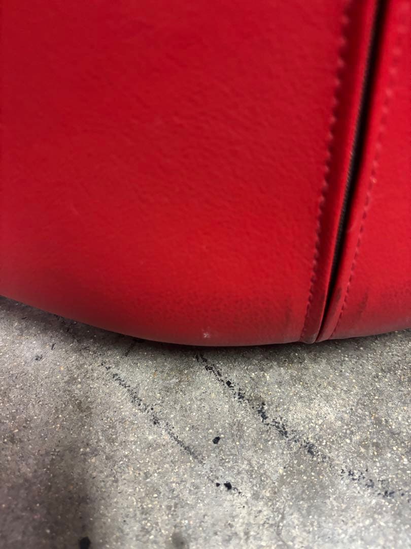 【Cassina取扱い　BALERI ITALIA、‼️】1人掛けソファ【赤色】