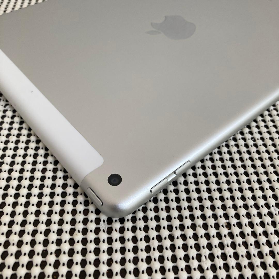 60 極美品新品級☆電池ほぼ新品☆iPad6 第6世代 32GB SIMフリー☆