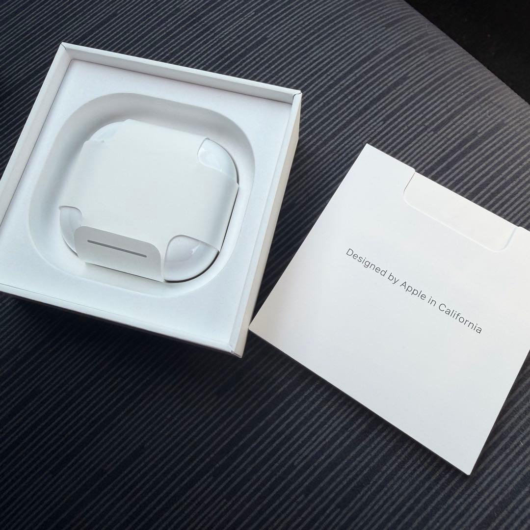 【ほぼ新品】Apple Airpods ４ノイズキャンセリング機能搭載モデル