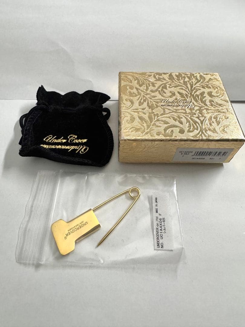 undercoverアンダーカバーsilver pin UC1A4X06GOLD