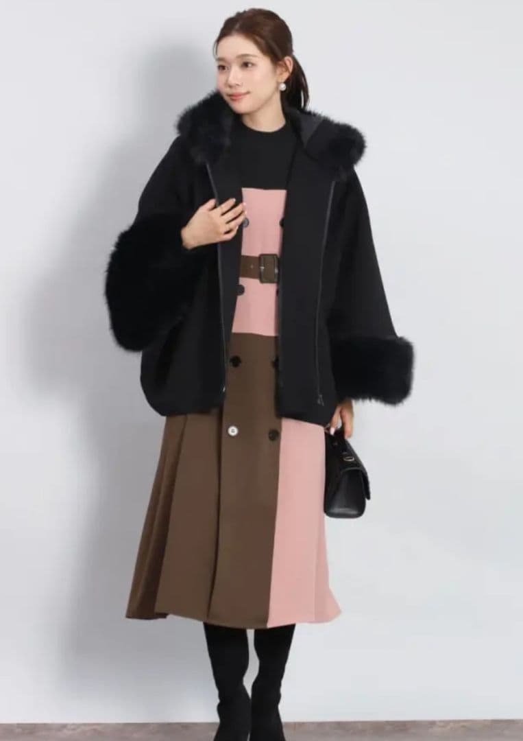 【新品未使用】ブラックファーポンチョ