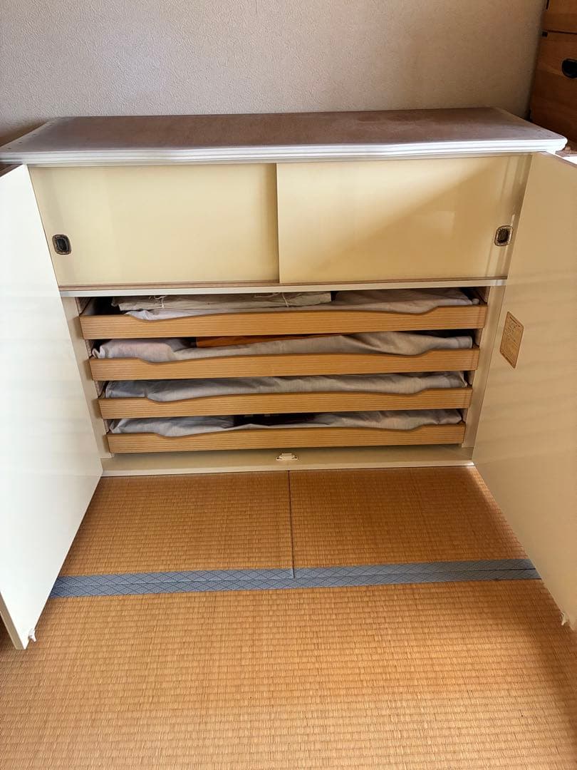 ホワイト タンス 和ダンス　アンティーク　姫系 木製 ①