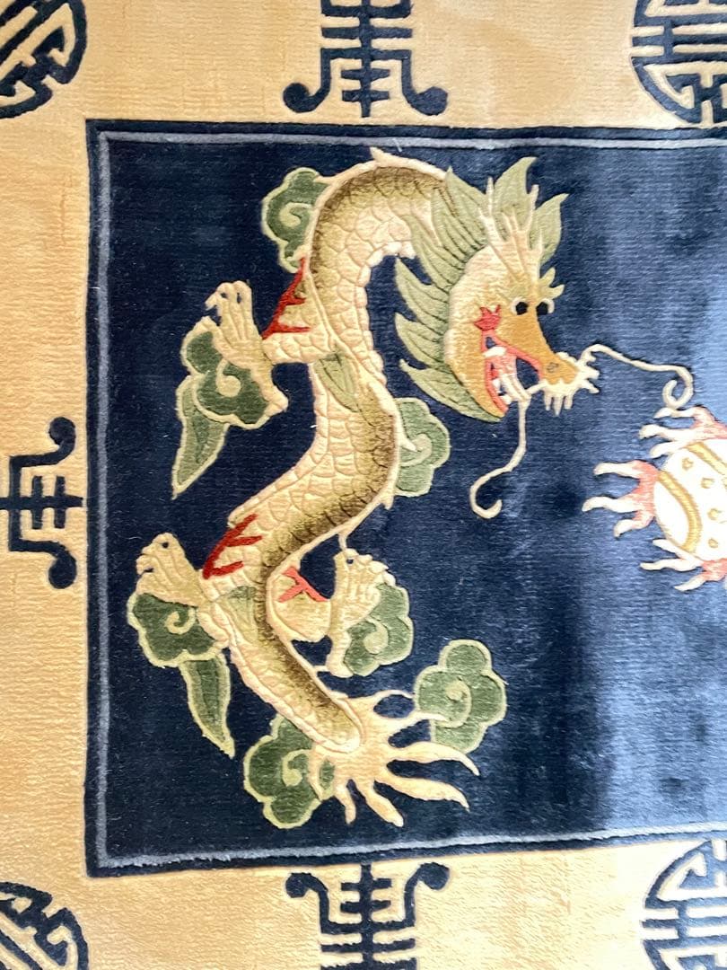 手織りシルク100% ドラゴン柄の玄関マット 約100cm x 62cm