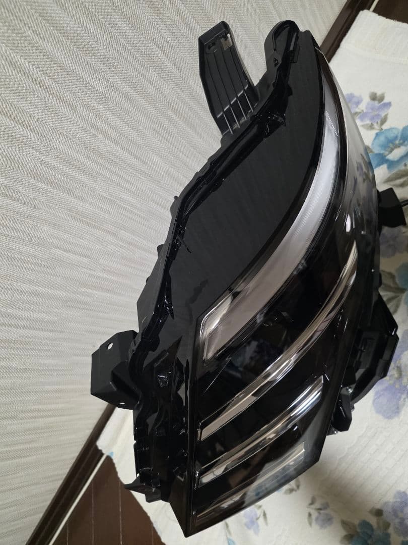 美品！　日産　セレナ　C28 左ヘッドライト