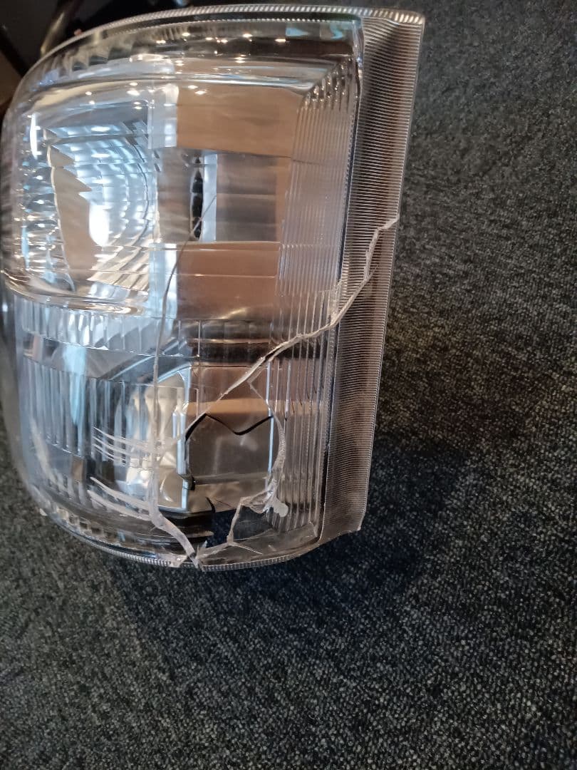 TOYOTAダイナ　ヘッドライト ジャンク