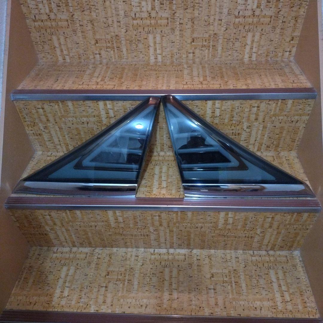 アルファード　20系　ヴァレンティ　LEDテール