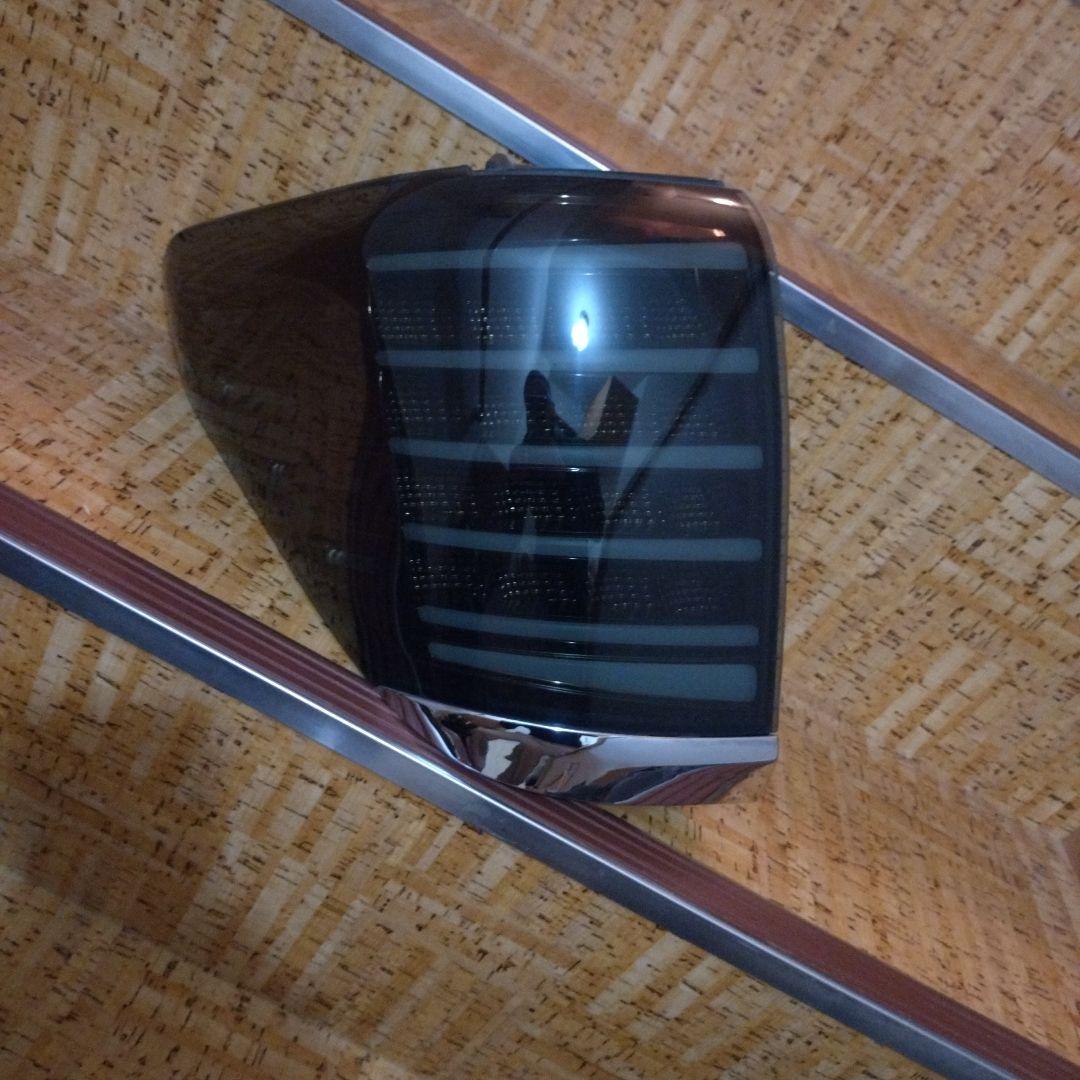 アルファード　20系　ヴァレンティ　LEDテール