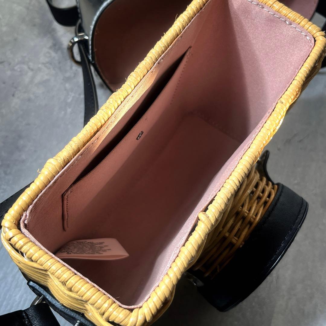 未使用 完売品　ケイトスペード カゴバック カメラ ショルダーバッグ　シルバー