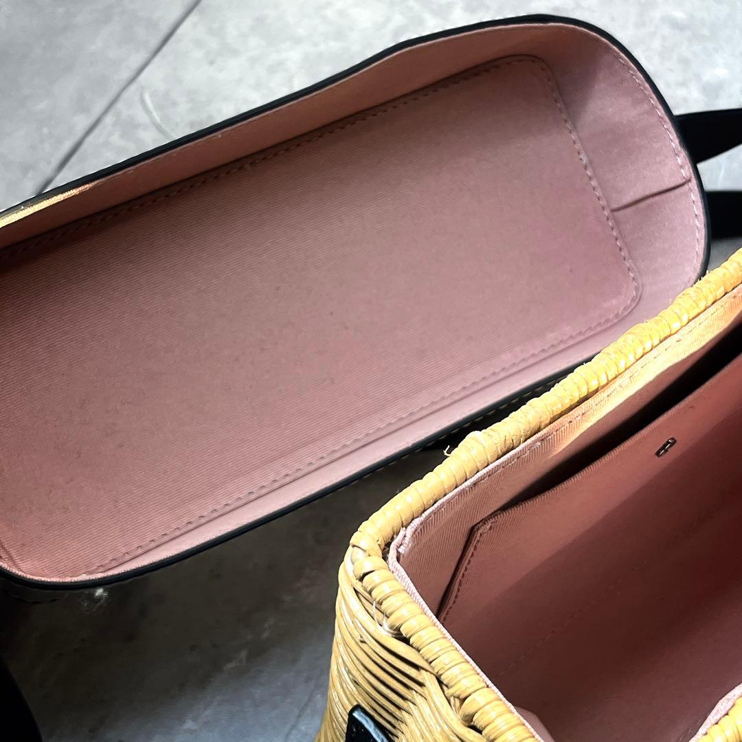 未使用 完売品　ケイトスペード カゴバック カメラ ショルダーバッグ　シルバー