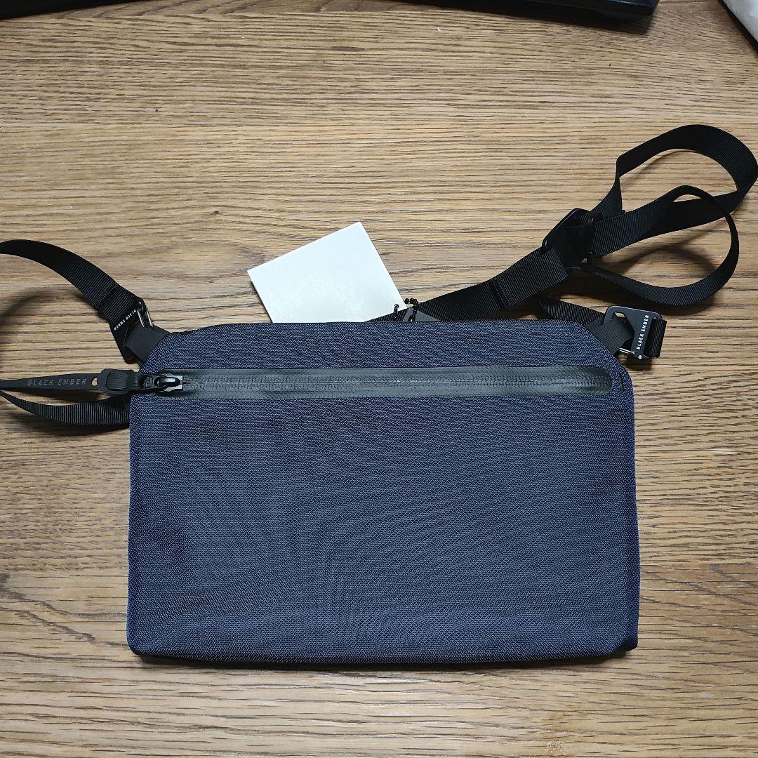 ブラックエンバー　BLACK EMBER サコッシュ