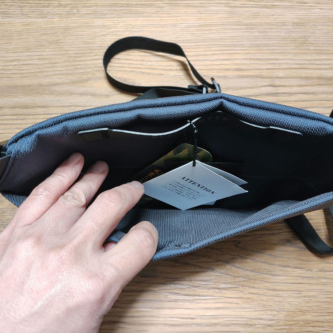 ブラックエンバー　BLACK EMBER サコッシュ