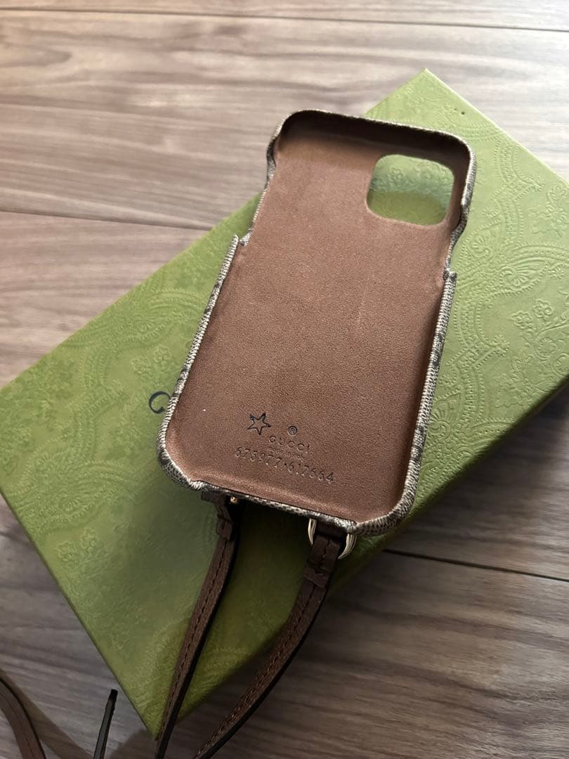 Gucci GGキャンバス スマホショルダーバッグ