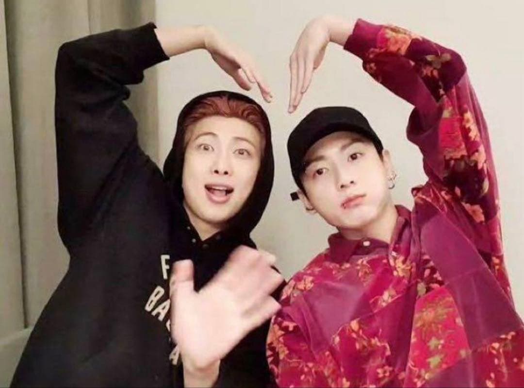 【BTS ググ着用】Supreme 22aw 花柄ベルベットポロシャツ