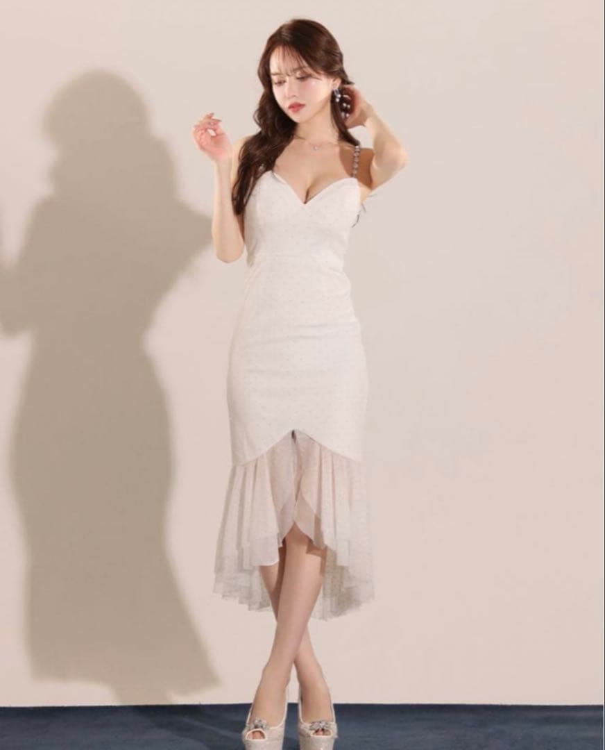 ホワイトフリルスリットドレス