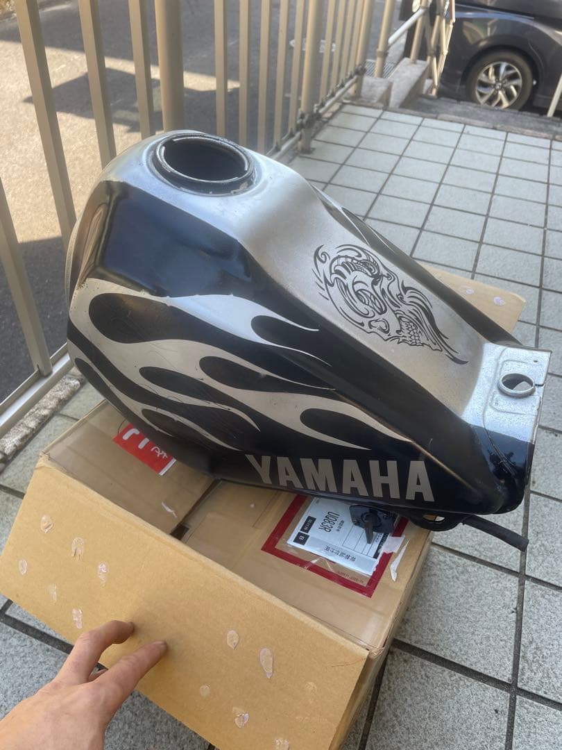 TW200 YAMAHA カスタムタンク フレイムス