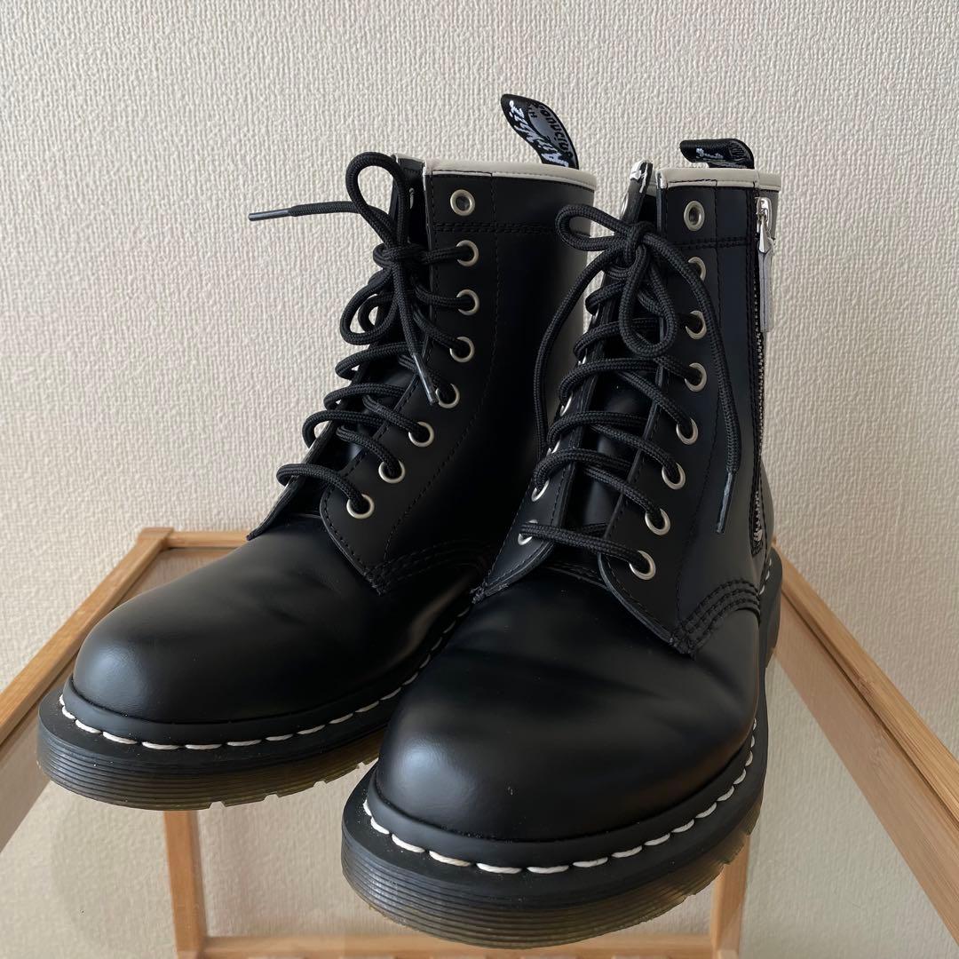 【24.0】ドクターマーチン ZIP 8ホールブーツ 日本限定 ホワイトステッチ