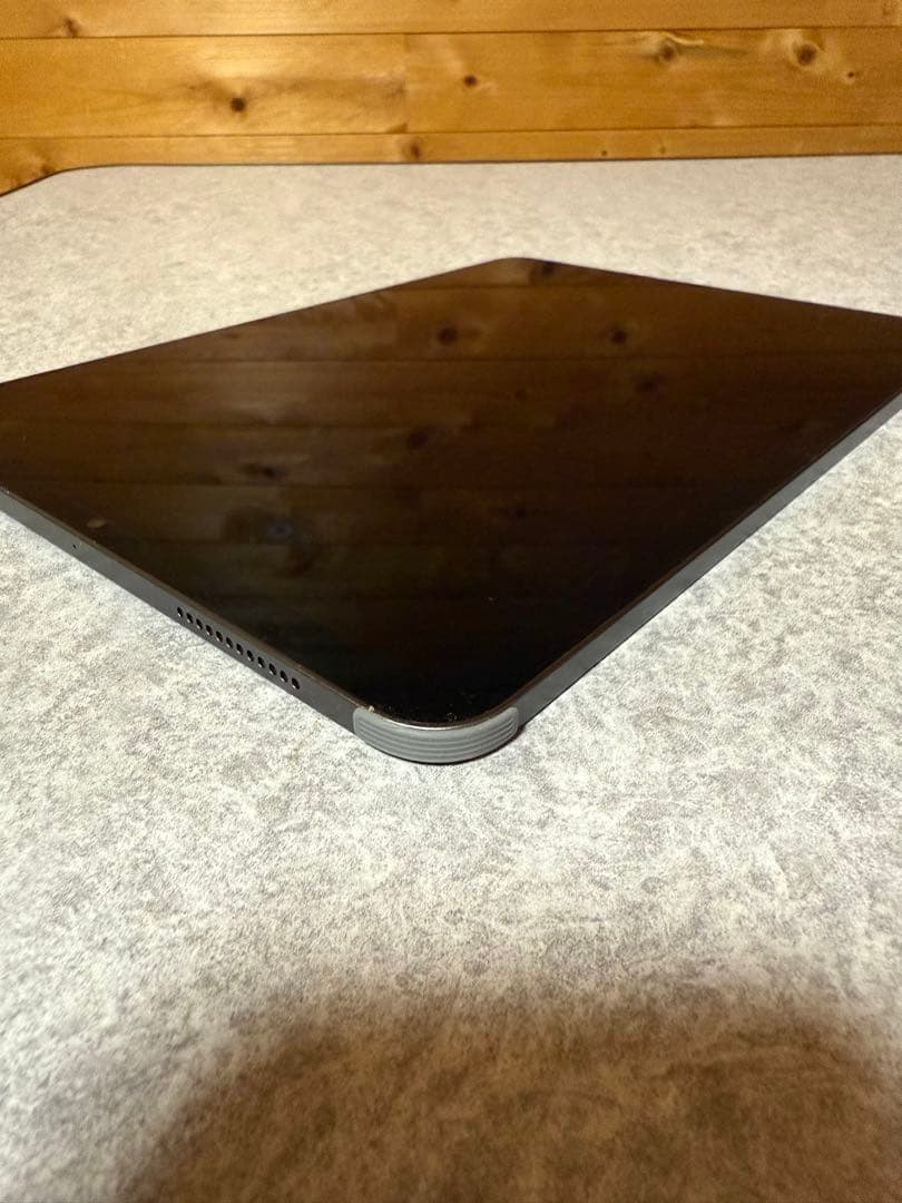 Apple iPad Air(第5世代)256GB Wi-Fi【カバー付き】