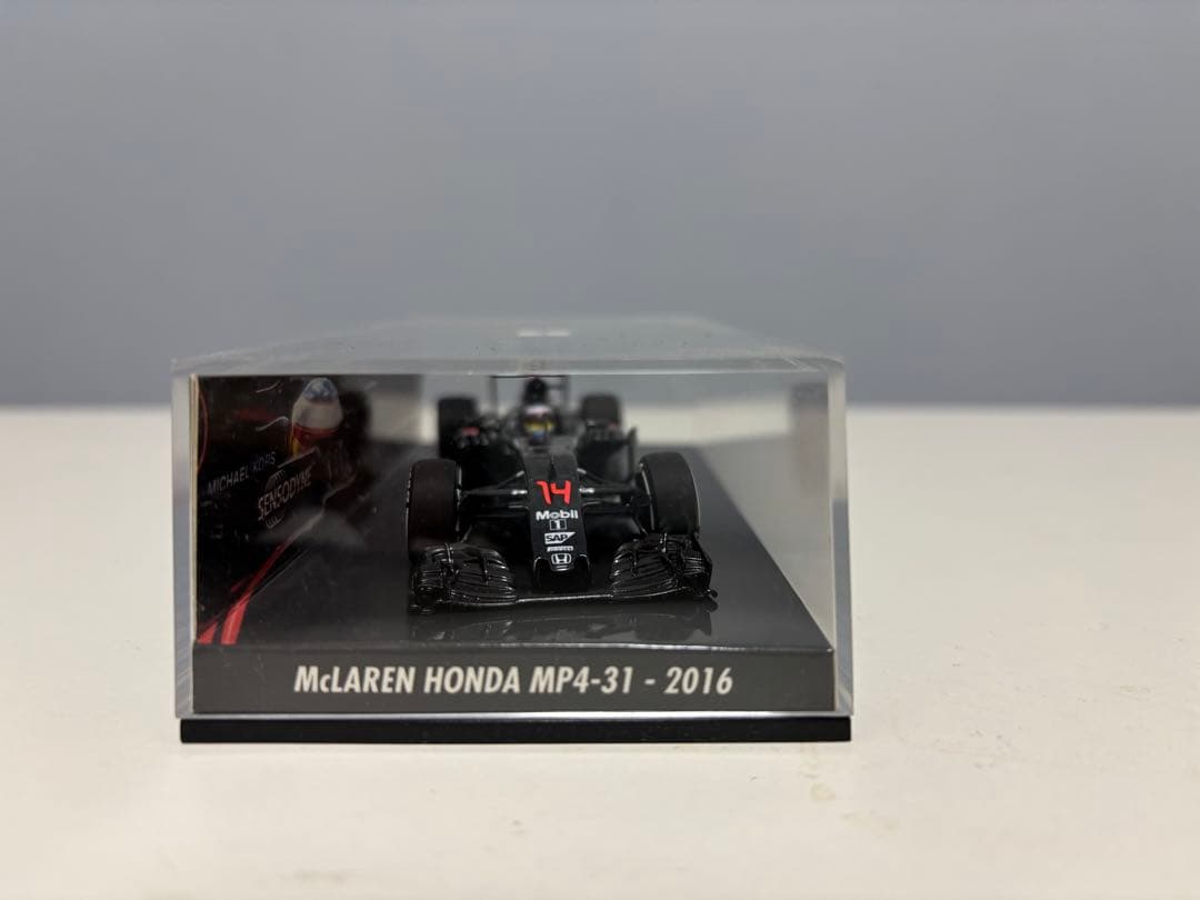 ミニチャンプス McLaren Honda MP4-31ミニカー