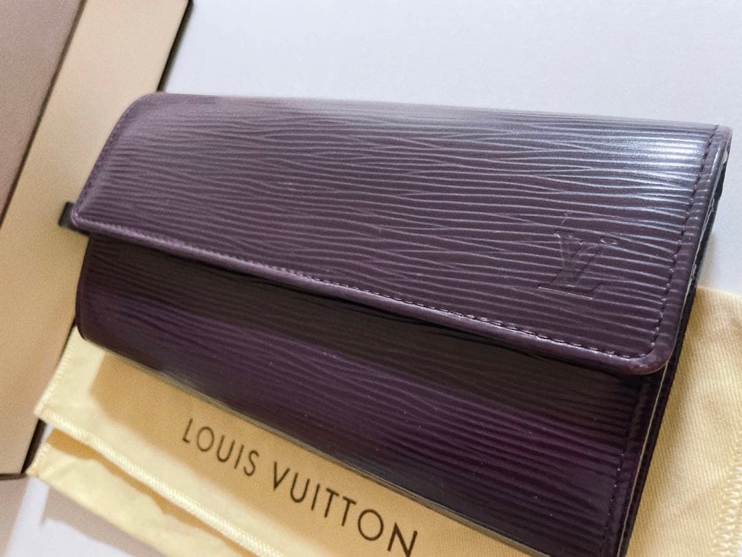 【美品】ルイヴィトン　財布　エピ サラ ポルトフォイユ・サラ 長財布