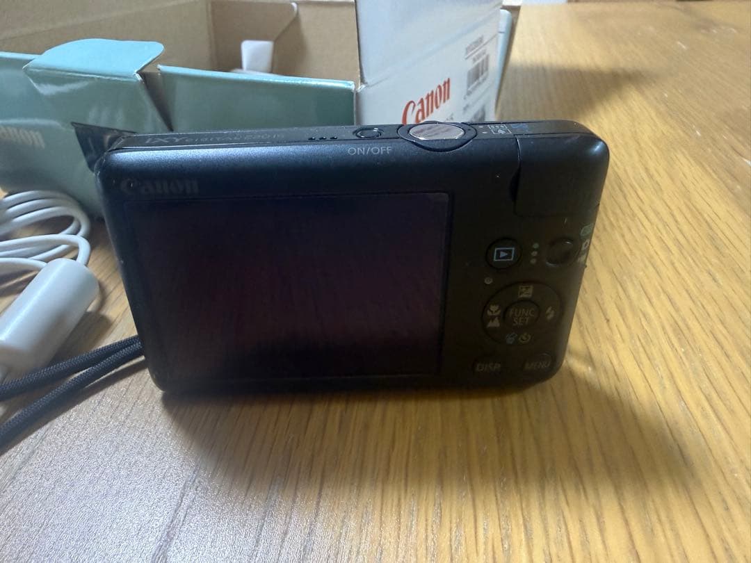 Canon IXY DIGITAL 220 IS 本体と付属品