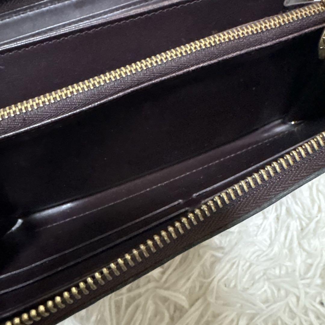 ルイヴィトン ヴェルニ アマラント ジッピーウォレット