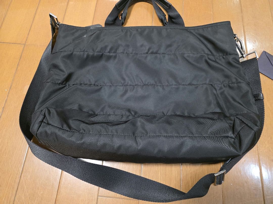 プラダトートバッグ