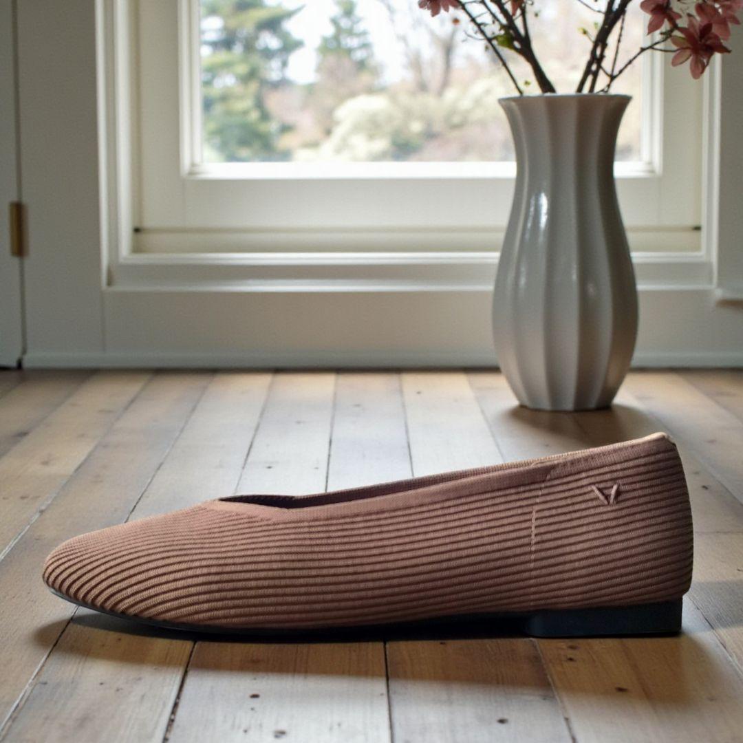 VIVAIA スクエアトゥフラットシューズ パンプス 39