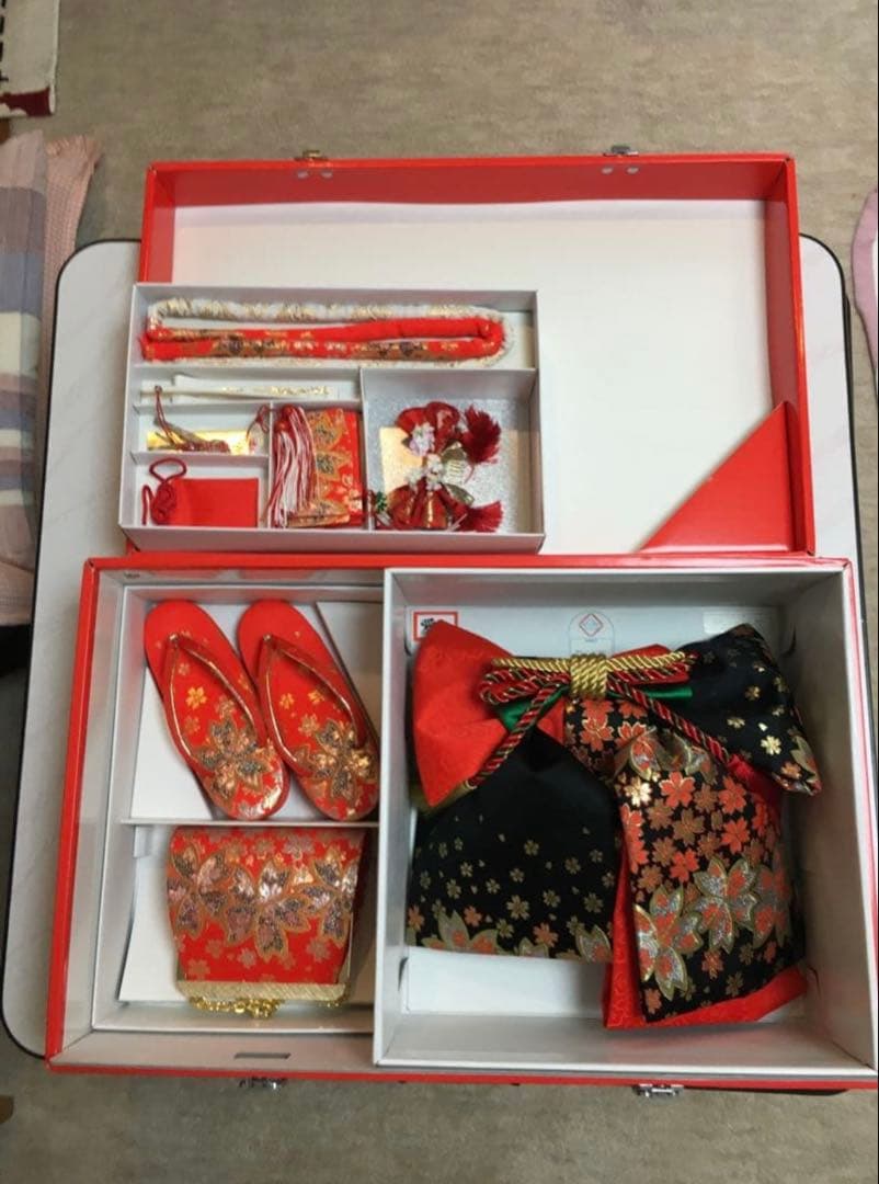 正絹　赤い花と蝶の着物セット　7歳