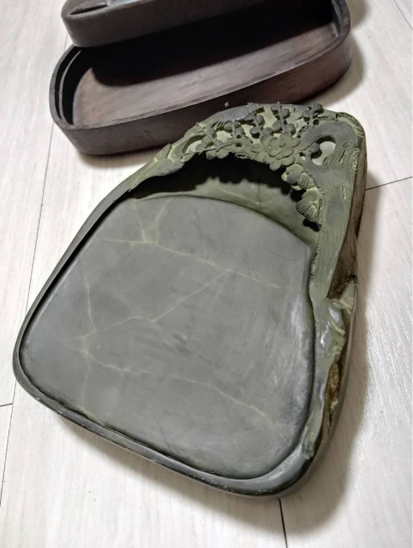 硯【端渓硯　青花・蕉葉白・火捺・金綫など】◆ 8.5吋◆上質箱◆旧老坑水巌坑美石