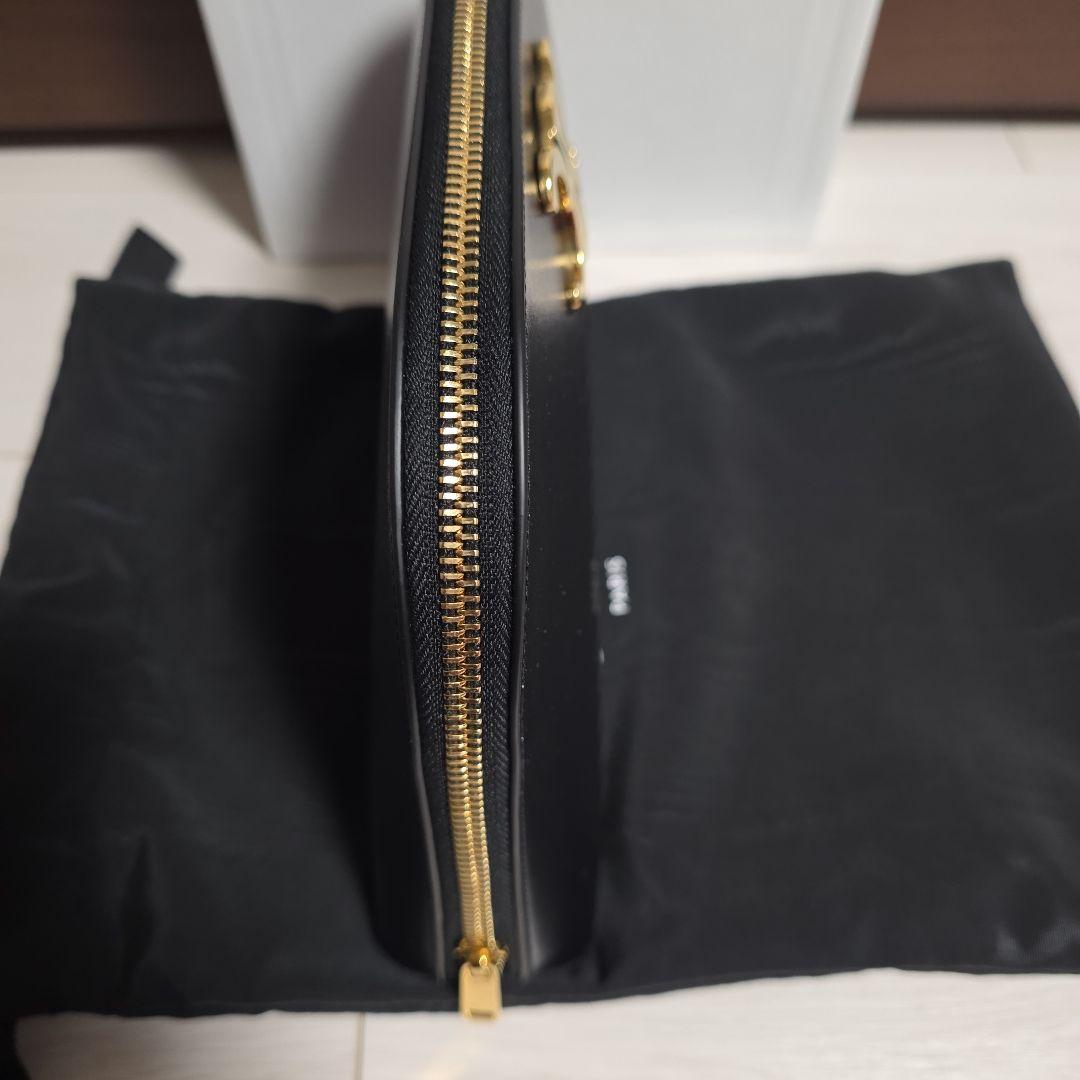 【新品】CELINE　トリオンフ　 ブラックレザー バッグ