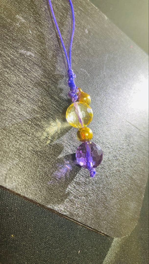 はちタイチンルチル ブラックオパール 魔石 アメジスト＆シトリンcharm