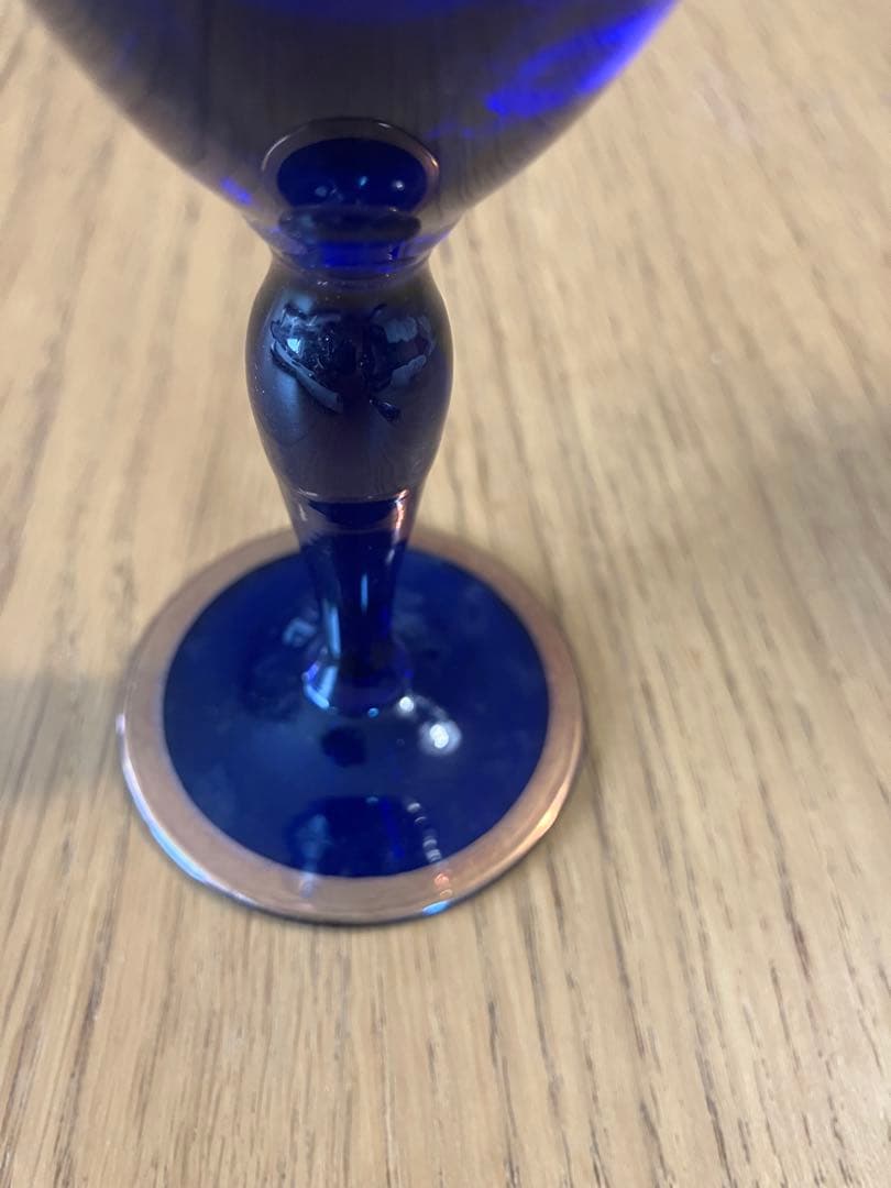 チェコ製未使用エレガントな青色フルートグラス