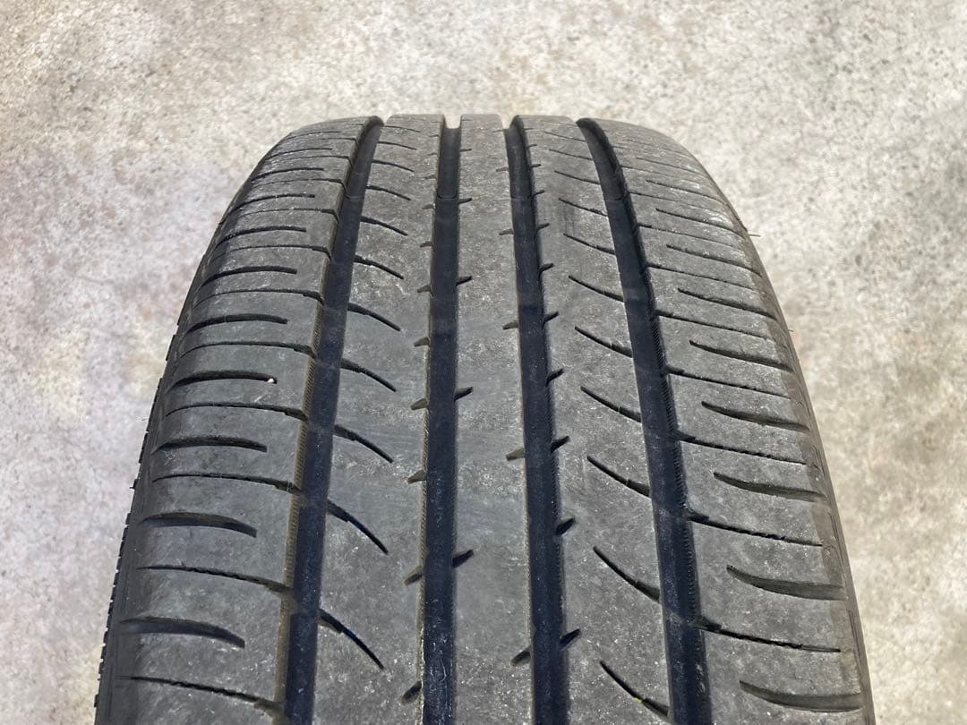 ロクサーニ　アルメイダ　18インチアルミホイル　1台分　225/45R18