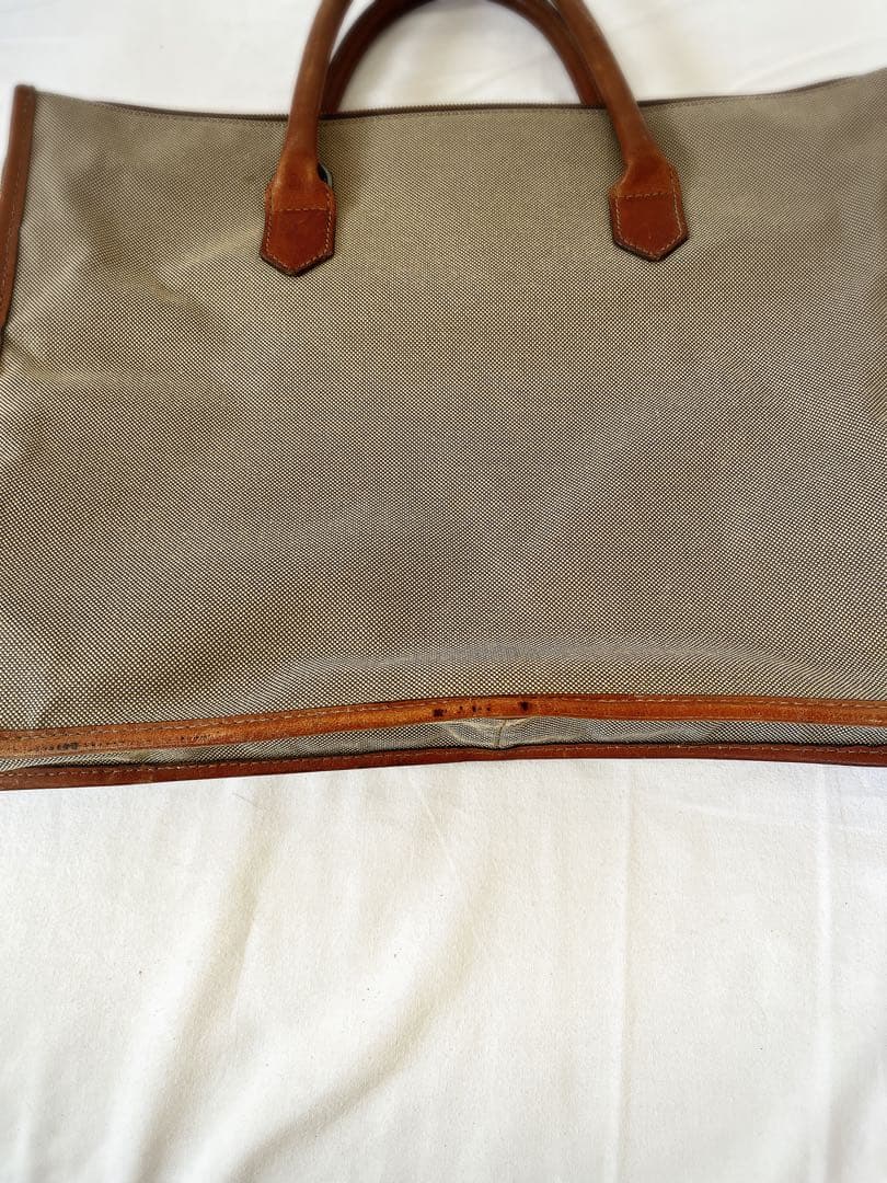 美品　イルビゾンテ　ビッグロゴ　ビジネス　ブリーフ　バッグ　カーキ