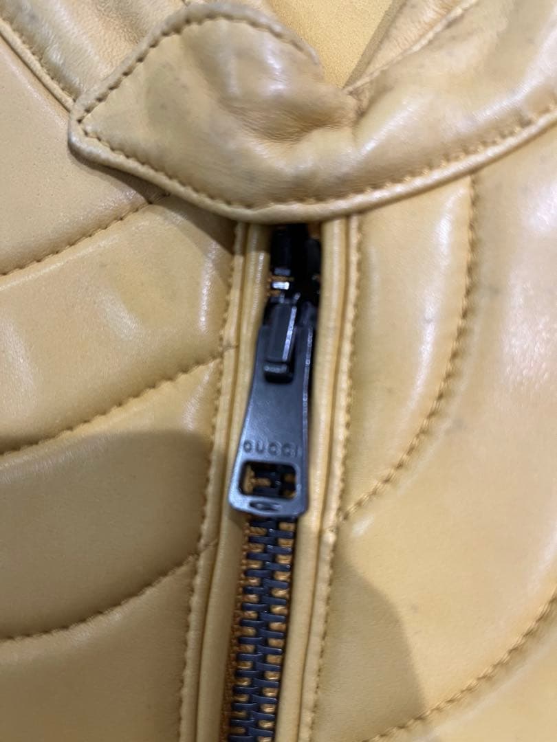 レ*求様 GUCCI レザーベスト黄色　サイズ表記48