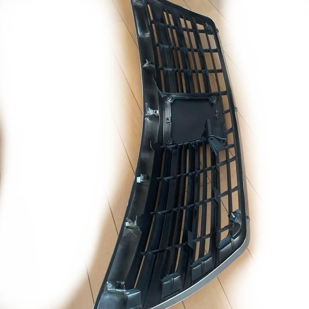 クラウン 200 ハイブリッド　ロイヤル　グリル