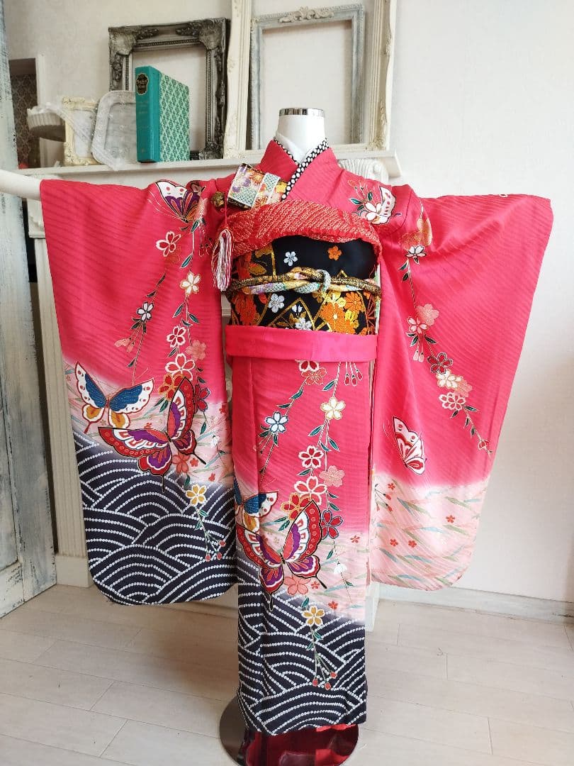 本格的☆正絹☆赤ピンクの着物に黒の袋帯