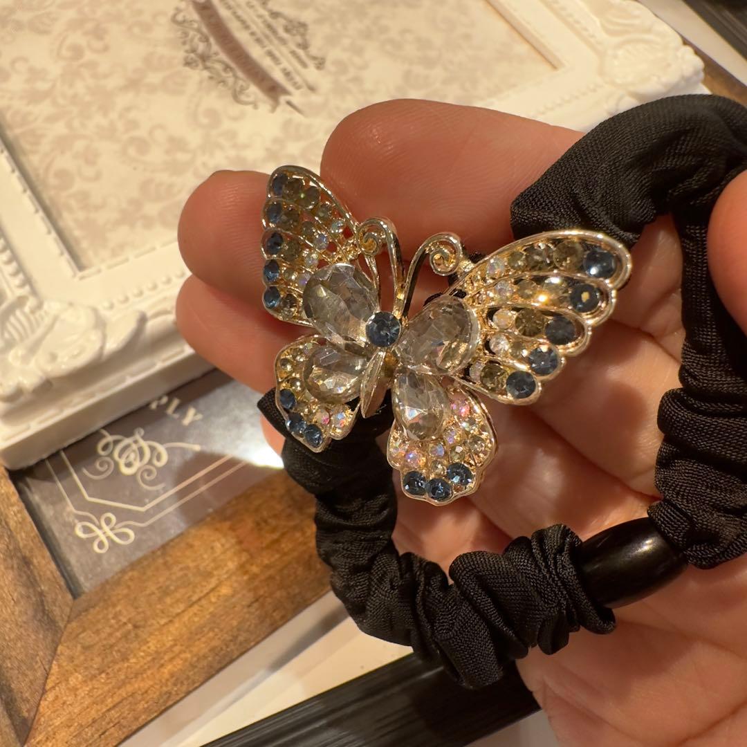 一点物★⭐︎ヘアゴム490キラキラストーンと合金透かし蝶々ビジューヘアゴム高級立体