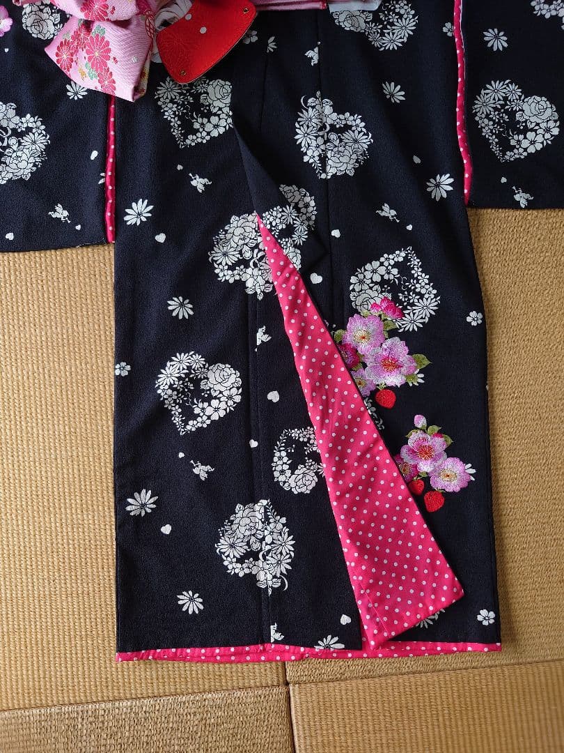 松田聖子　七五三７歳　女の子 着物　花柄ハート柄