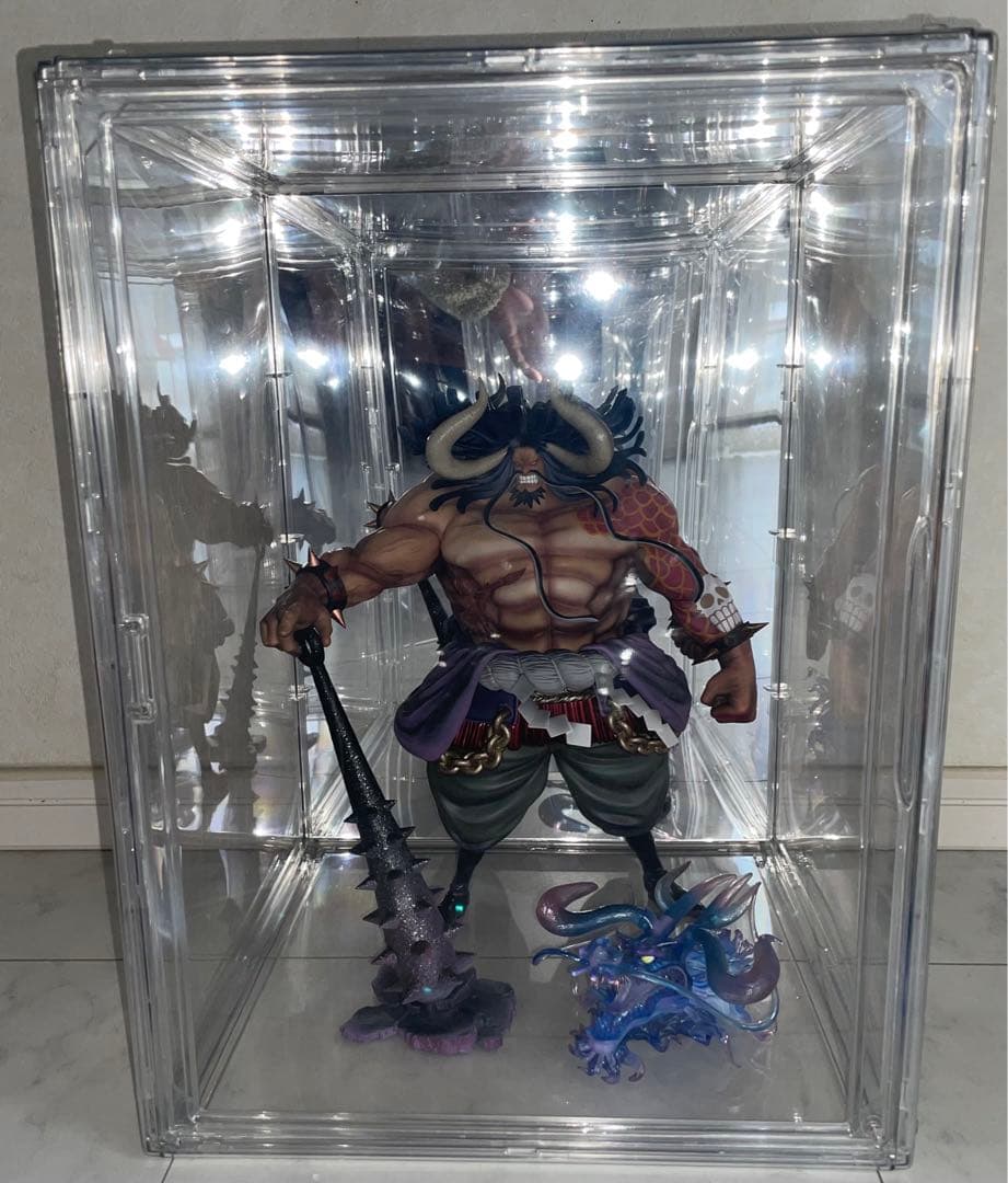 フィギュアケース　大型　2個