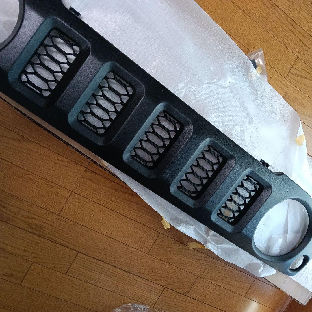 サ*ン様 JB64 ジムニー マークレスグリル チッピング塗装