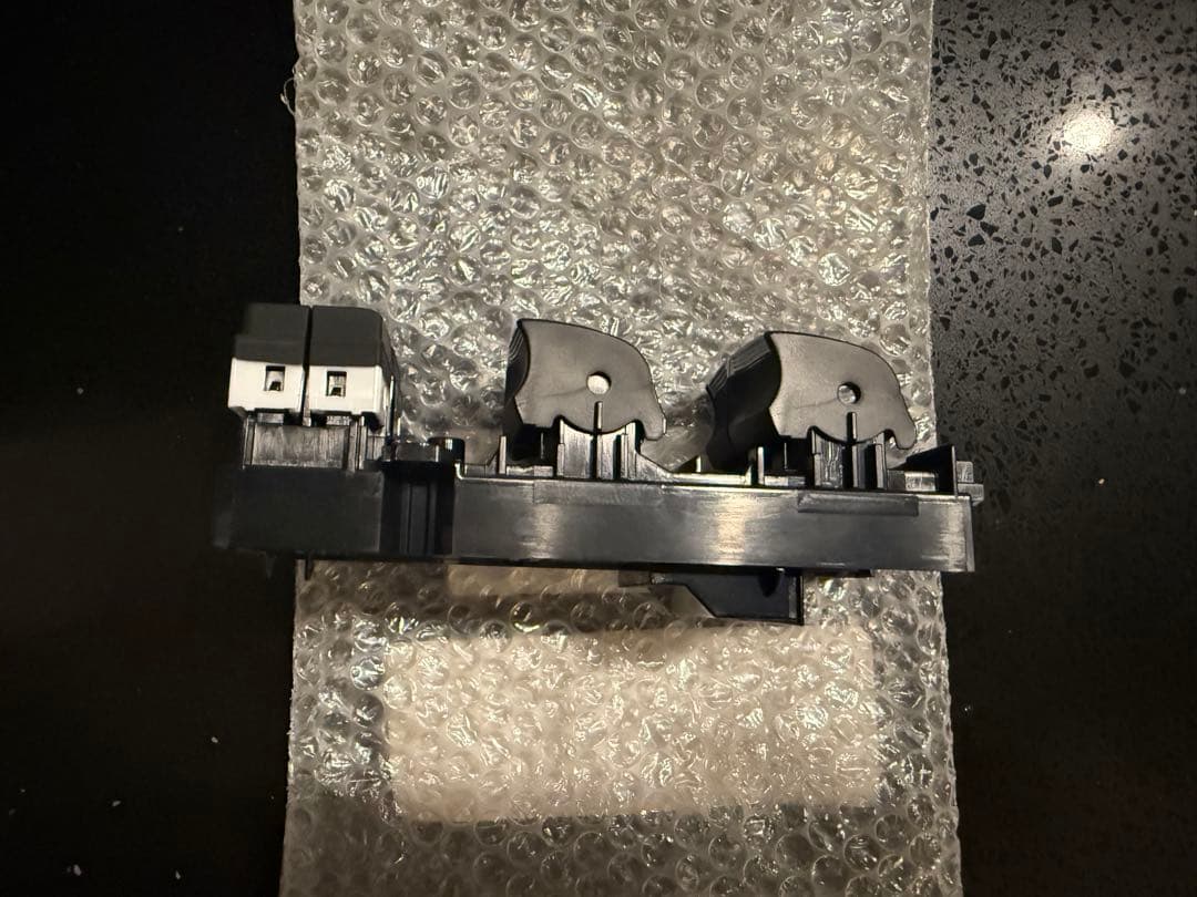 トヨタカローラ純正　パワーウィンドウスイッチ 86440-12200