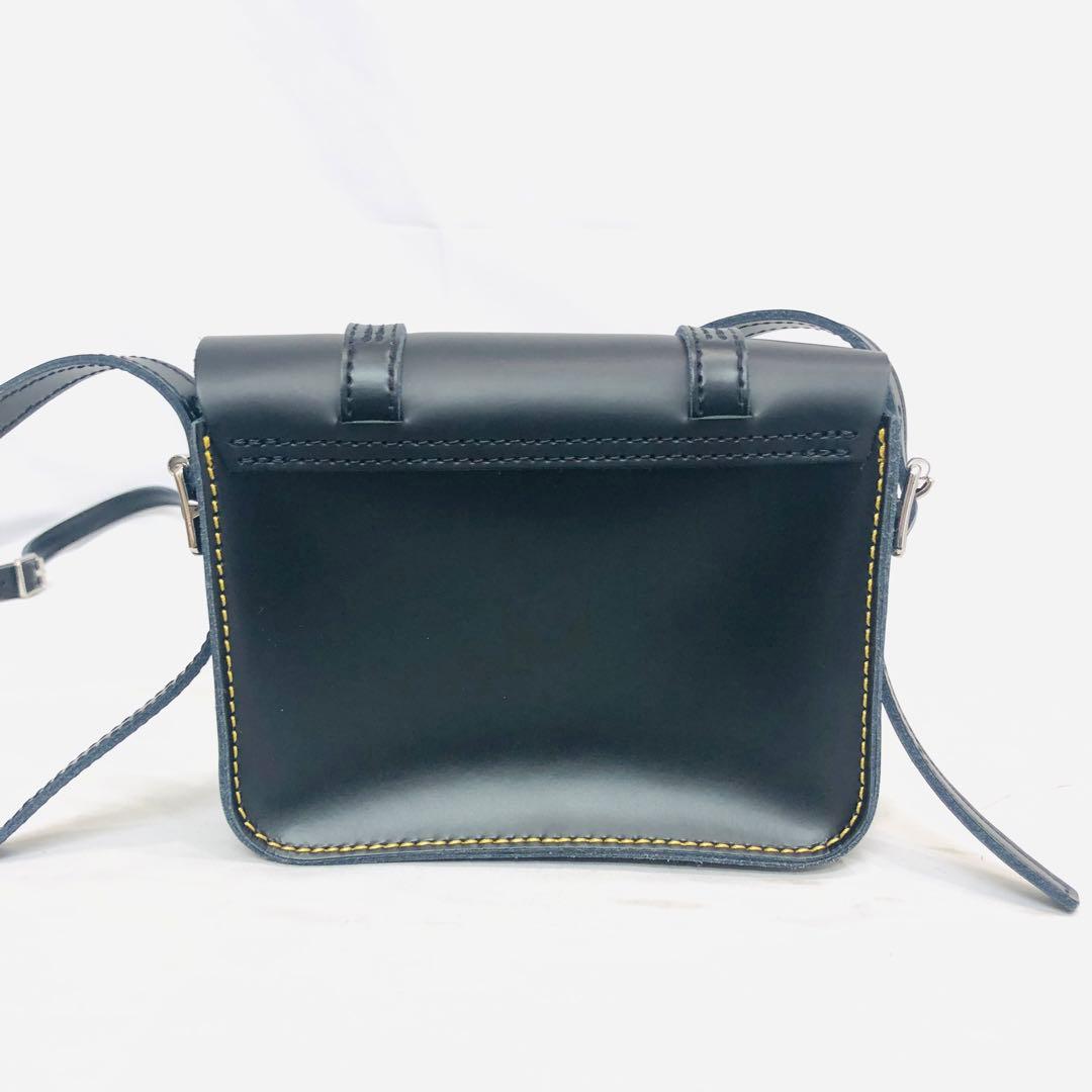 新品 未使用 ドクターマーチン レザー ショルダーバッグ 7インチ 黒